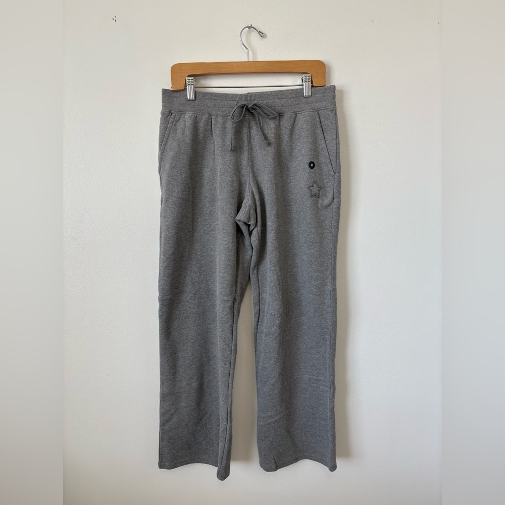 Hollister Star Graphic Straight Sweatpants – Grey – NWT – Multiple Sizes - Picture 2 of 5